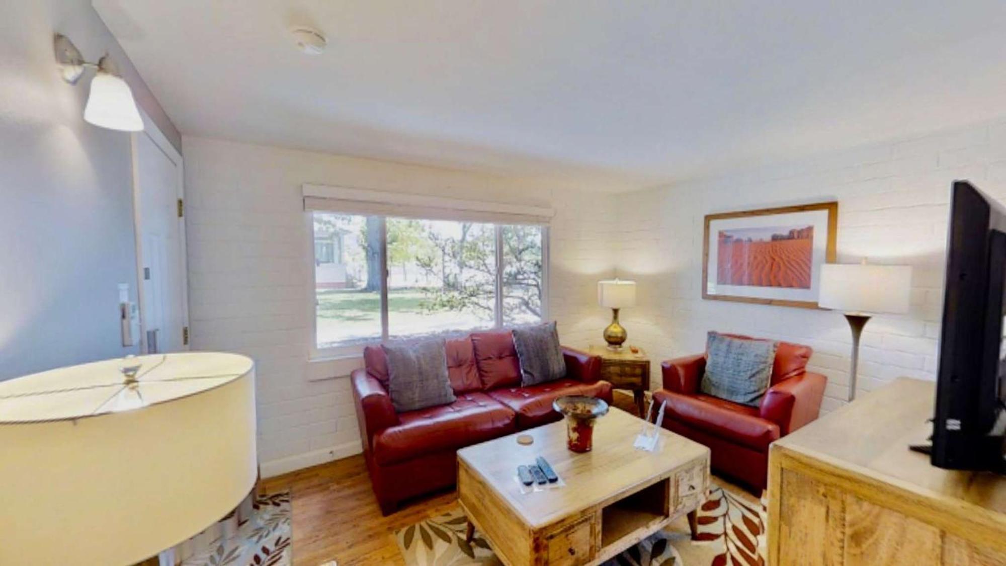 Downtown Cozy Home Base - Purple Sage 1 Moab Bagian luar foto